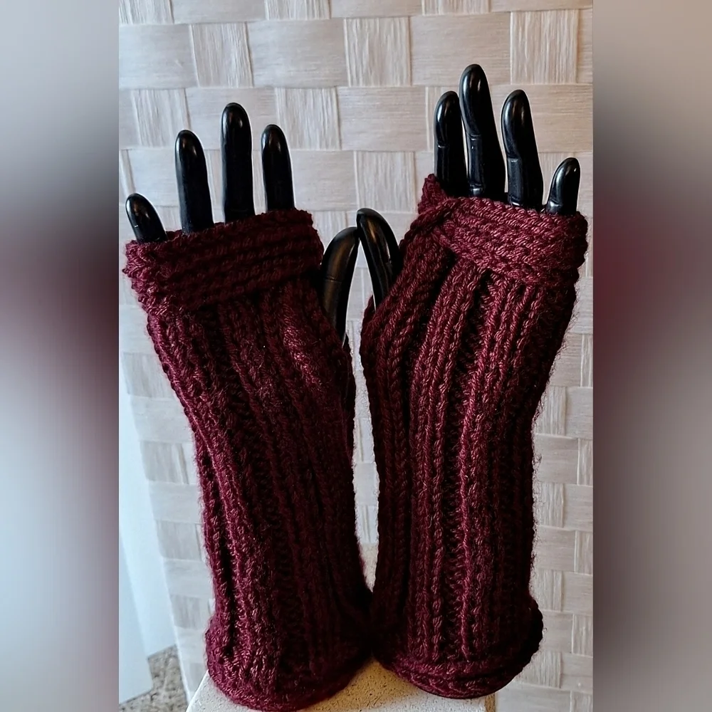 NWT Luxury Cashmere Blend Artisanal Fingerless Mittens
